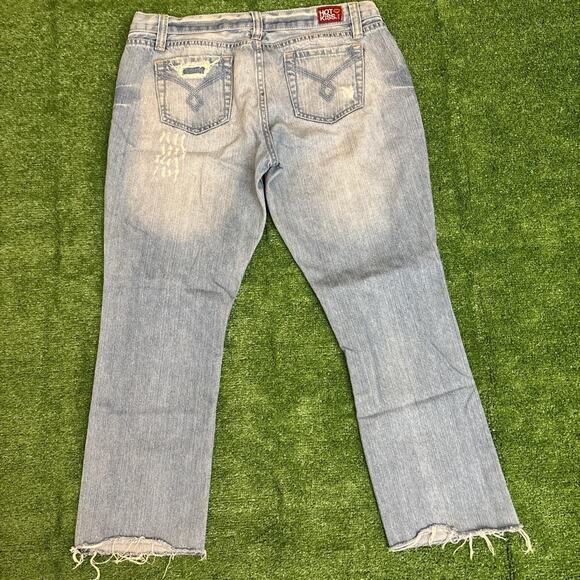 Women’s Retro Denim Hot Kiss Distressed Jeans - Picture 3 of 8